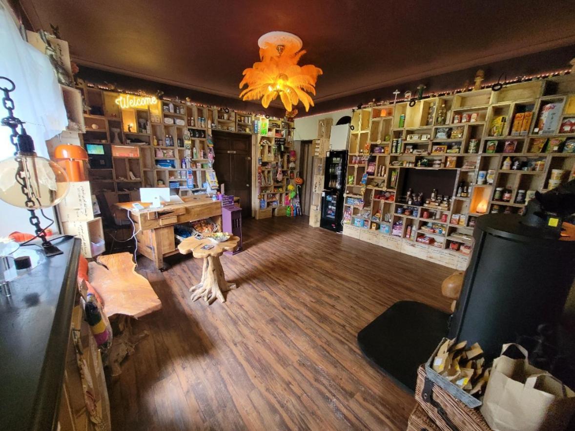 Budget Stay, In Lovely Private Setting With Rustic Charm, Log Burner, Fire Pit, Campers Kitchen & Eco Loo No Bedding Supplied Narberth Exterior photo